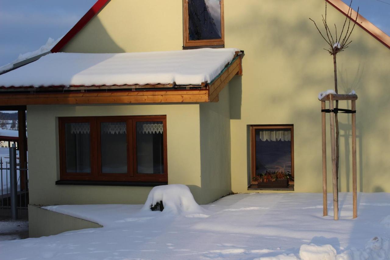 Bendovsky Dvur Bed & Breakfast Dusniky Exterior photo